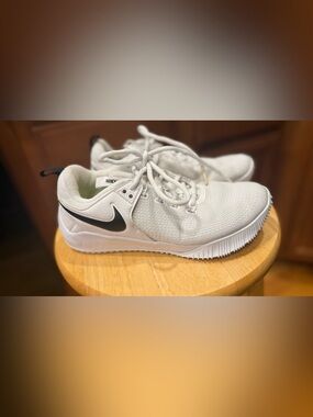 Nike VOLLEYBALL White ATHLETIC shoes. Size 7